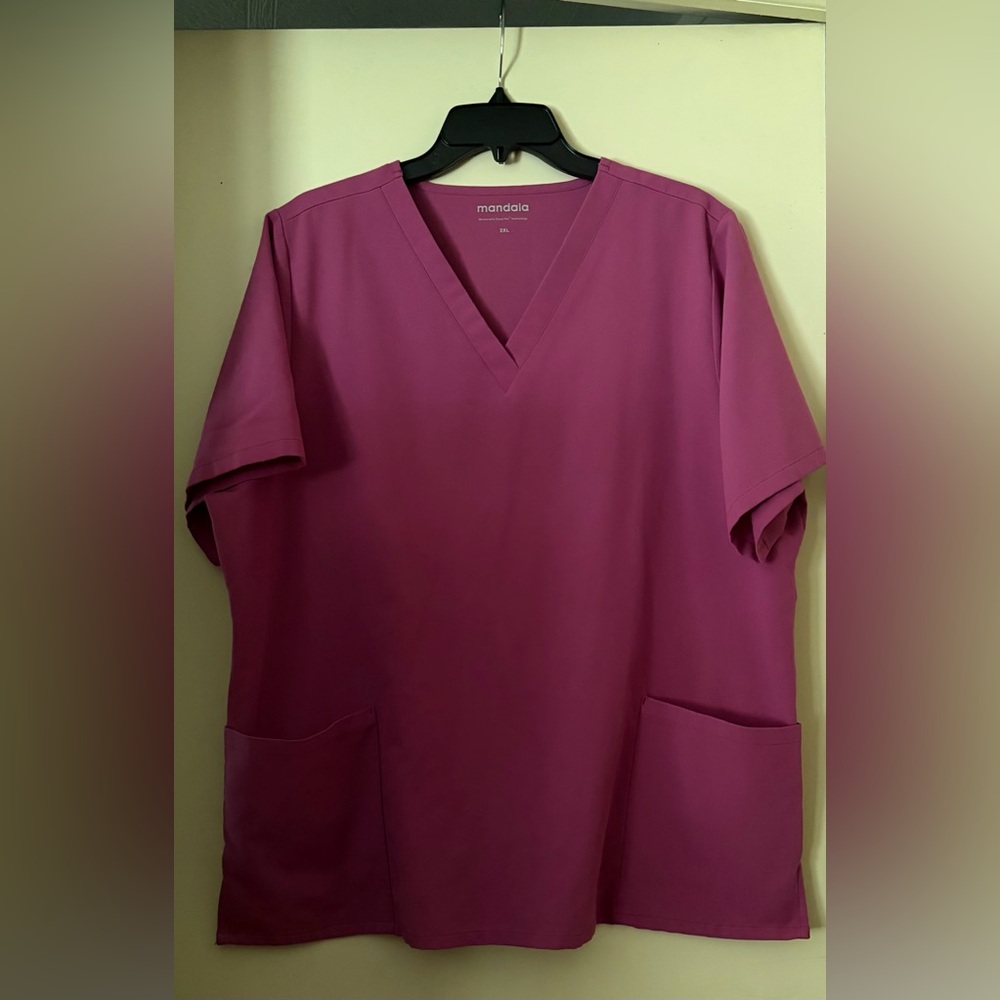 Mandala women’s scrub top 2x